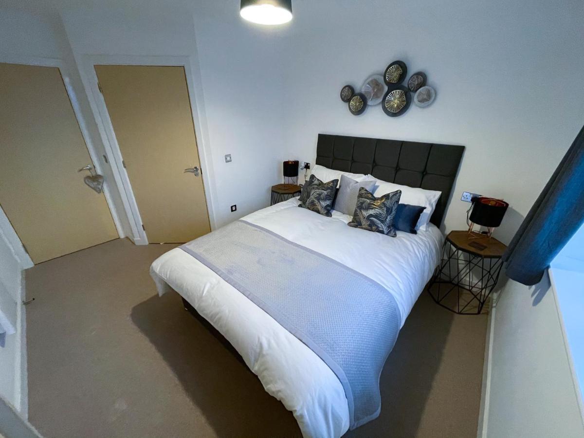 Station Side Penthouse Apartment Wolverhampton Exterior foto