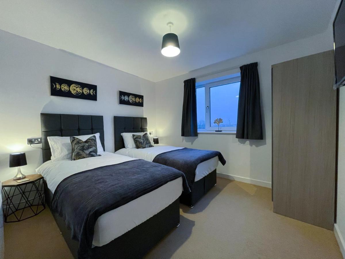 Station Side Penthouse Apartment Wolverhampton Exterior foto