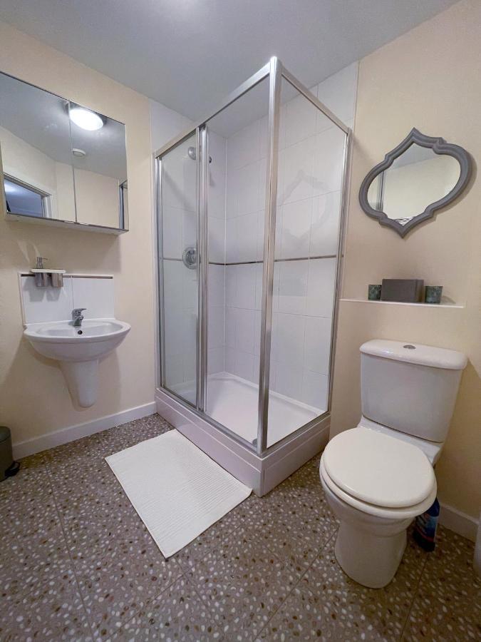 Station Side Penthouse Apartment Wolverhampton Exterior foto