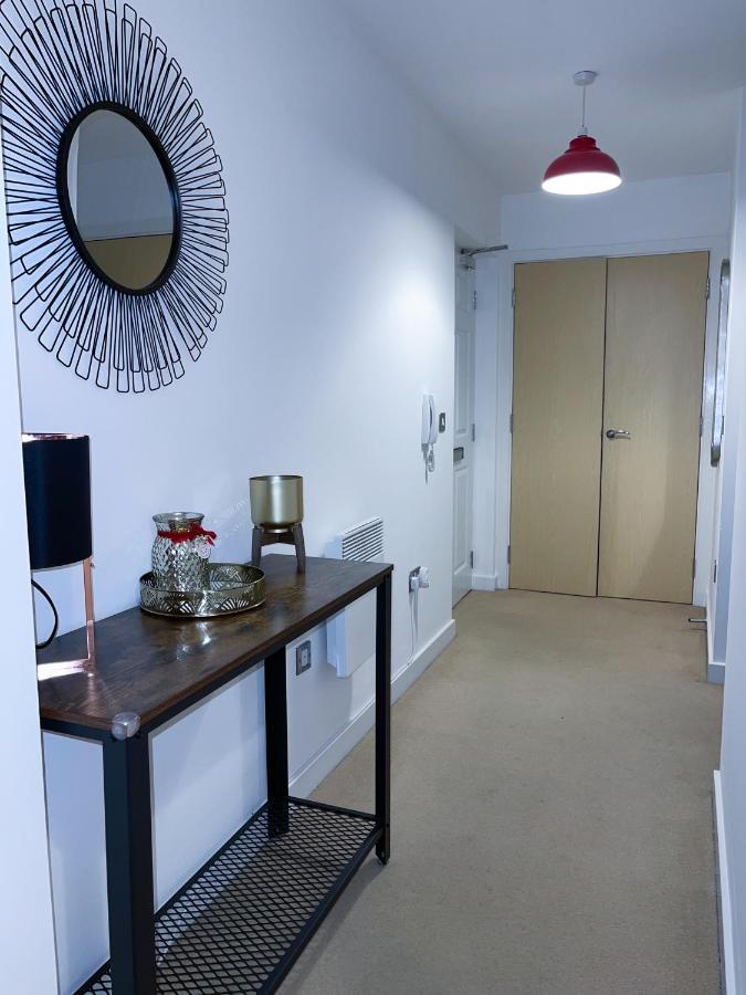 Station Side Penthouse Apartment Wolverhampton Exterior foto