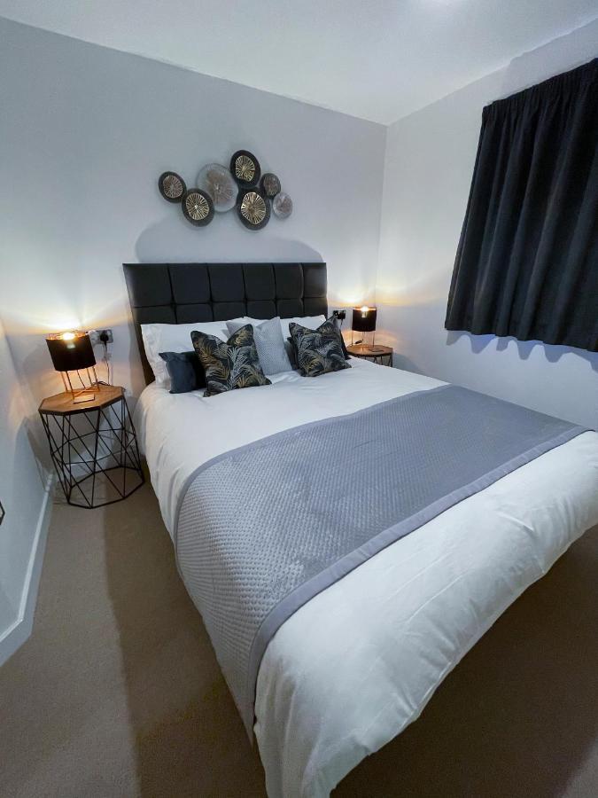 Station Side Penthouse Apartment Wolverhampton Exterior foto